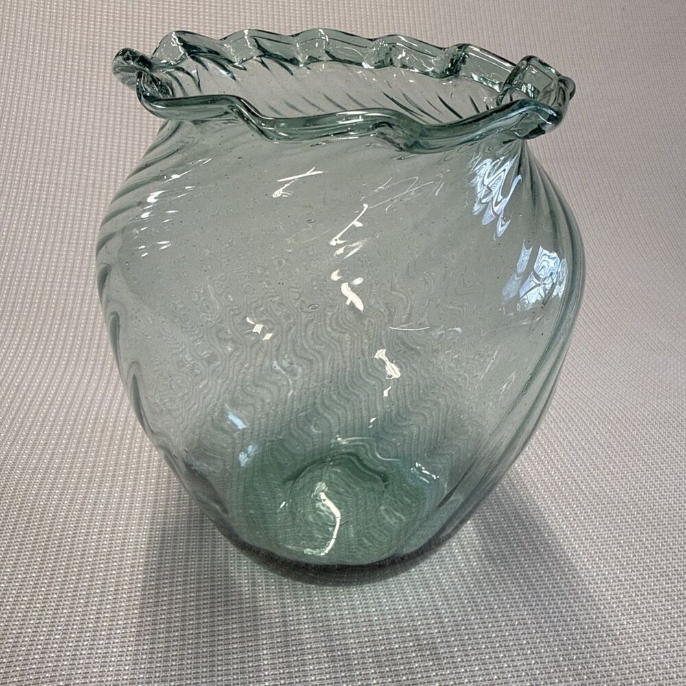 Beautiful Vintage Blue-Green Hand Blown Glass 6.5” Tall - Wide Mouth Vase - Picture 3 of 12